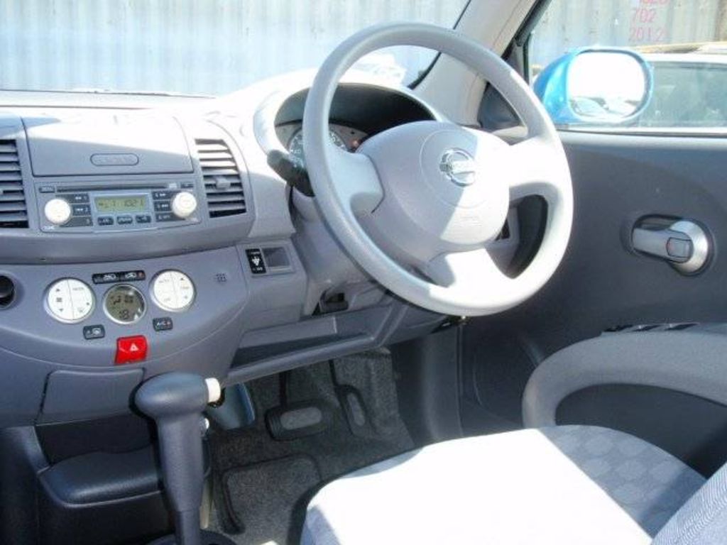 2004 Nissan March