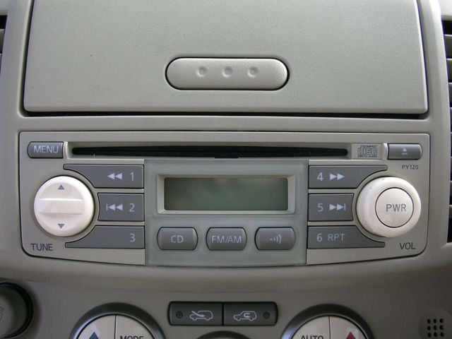 2004 Nissan March