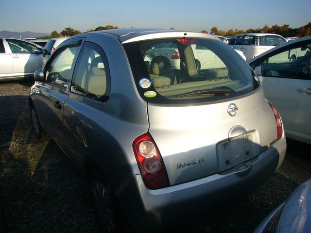 2004 Nissan March