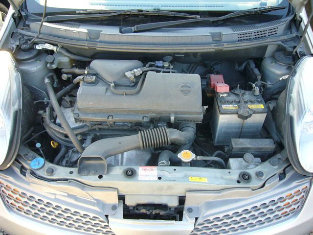 2004 Nissan March