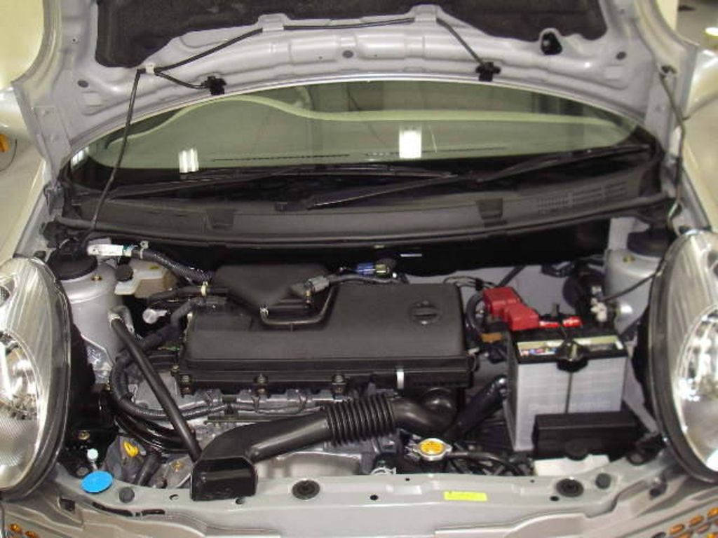2004 Nissan March