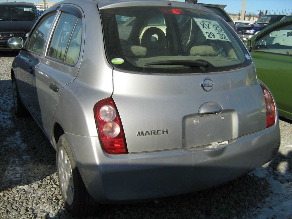 2004 Nissan March