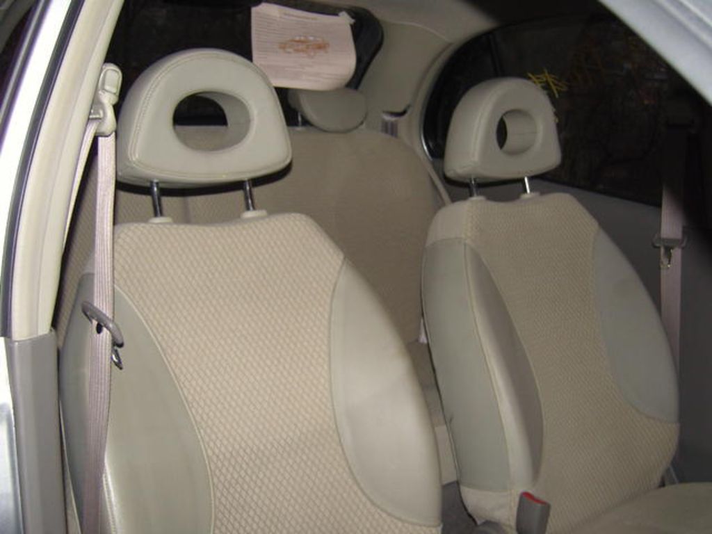 2004 Nissan March