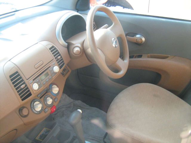 2004 Nissan March