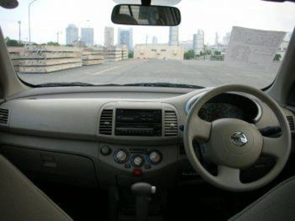 2004 Nissan March