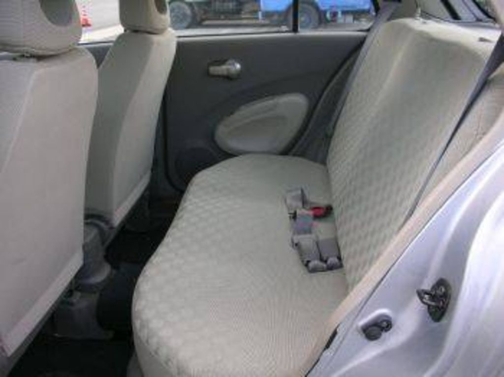 2004 Nissan March