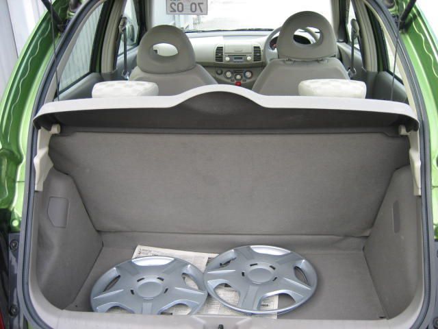 2004 Nissan March