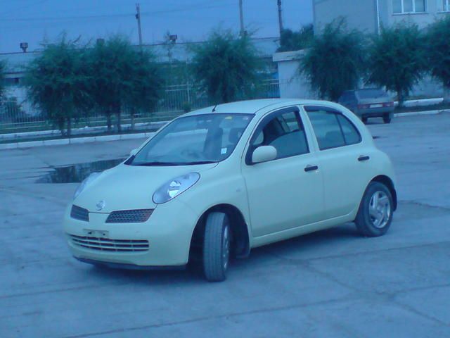 2004 Nissan March