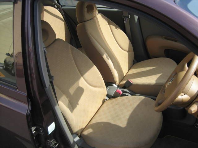 2004 Nissan March