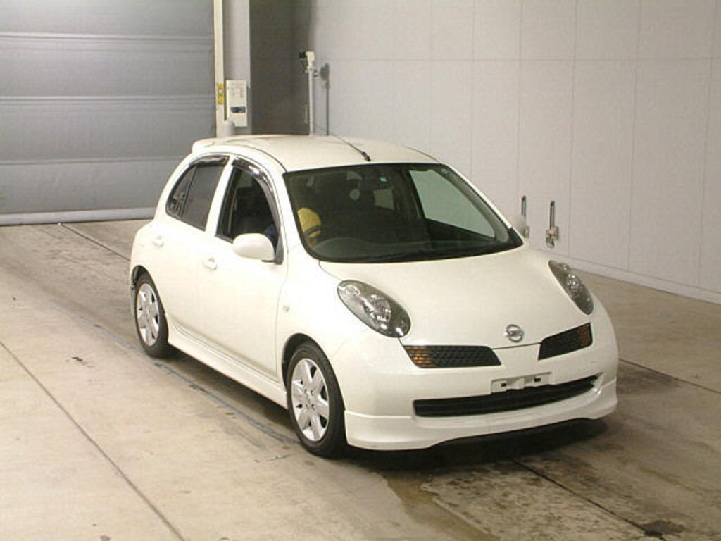 2004 Nissan March