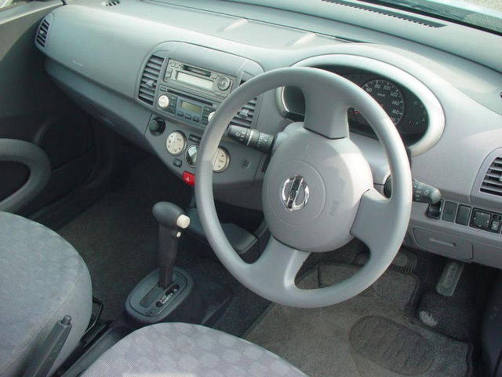2004 Nissan March