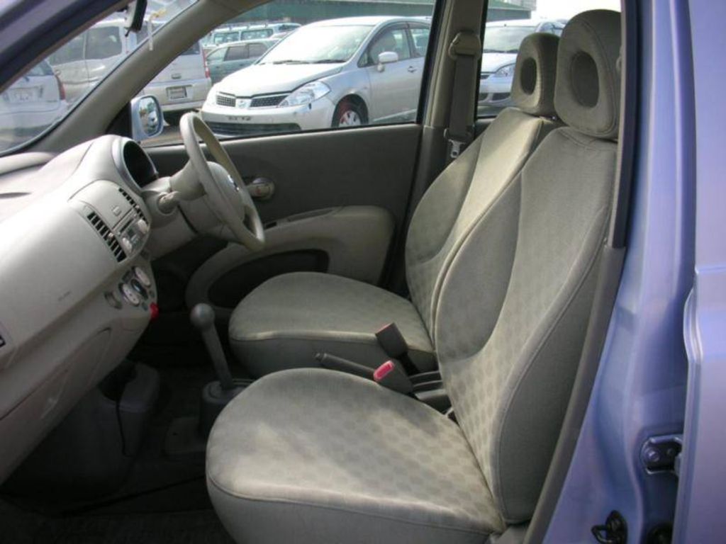 2004 Nissan March