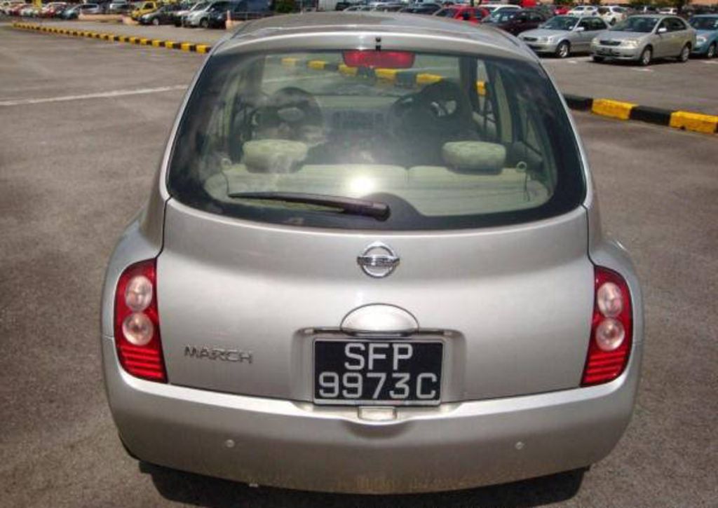 2004 Nissan March