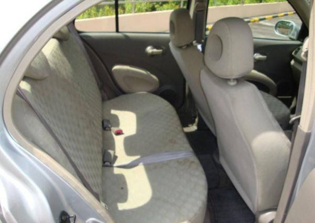 2004 Nissan March
