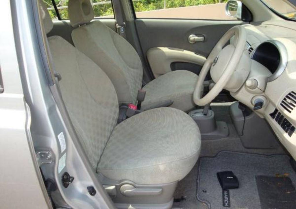 2004 Nissan March