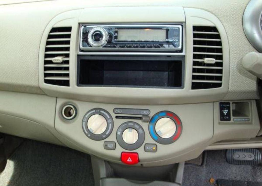 2004 Nissan March