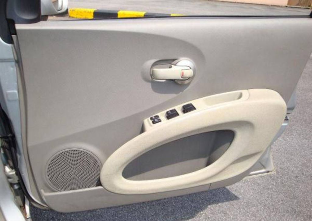 2004 Nissan March