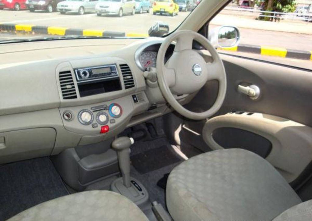 2004 Nissan March