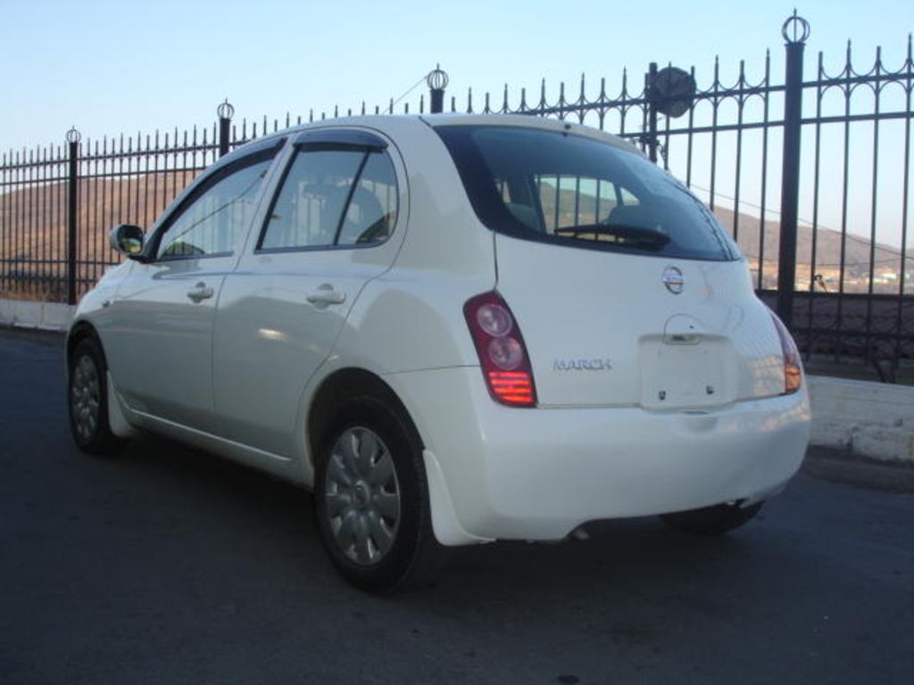 2004 Nissan March