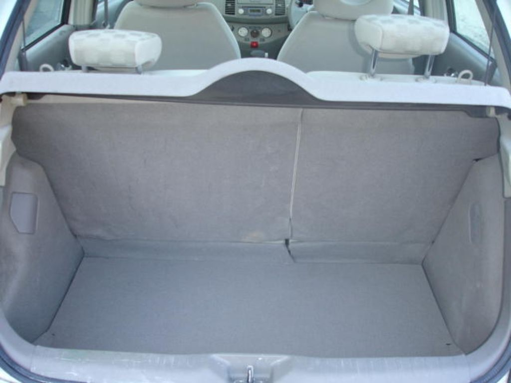 2004 Nissan March