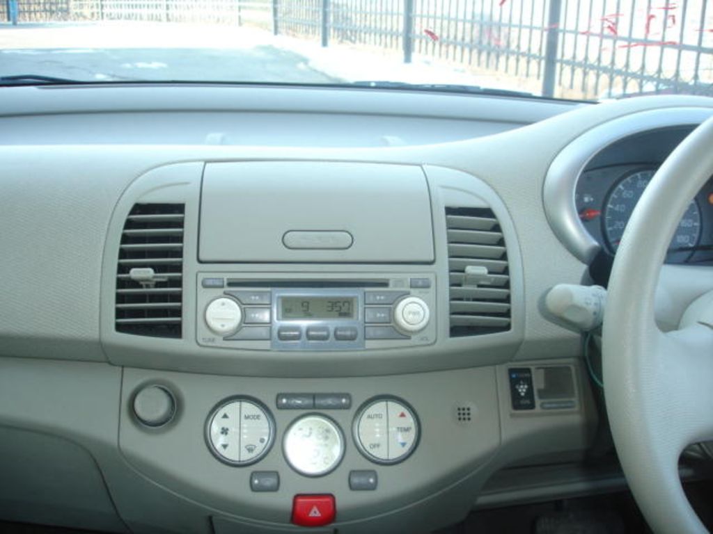 2004 Nissan March