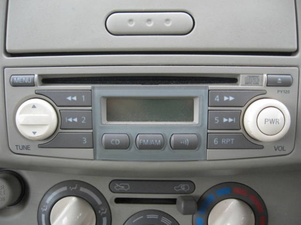 2004 Nissan March