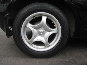 2004 Nissan March Pictures