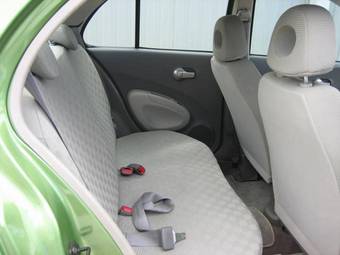 2004 Nissan March Pictures