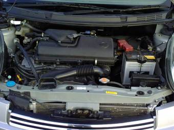 2004 Nissan March Photos