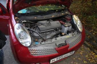 2004 Nissan March Photos
