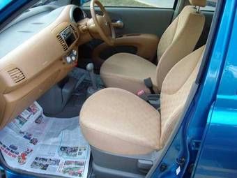 2004 Nissan March Pictures