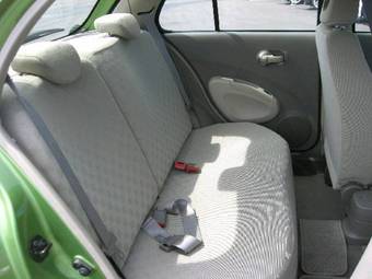 2004 Nissan March Pictures