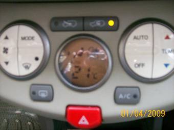 2004 Nissan March Pictures