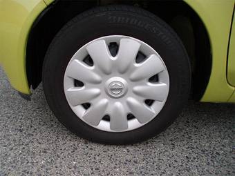 2004 Nissan March Pictures