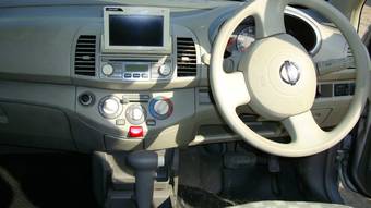 2004 Nissan March Pictures