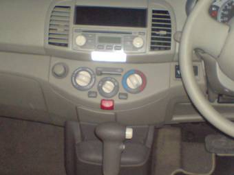 2004 Nissan March Photos