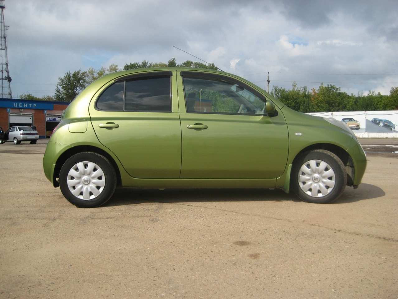 Nissan march 2004