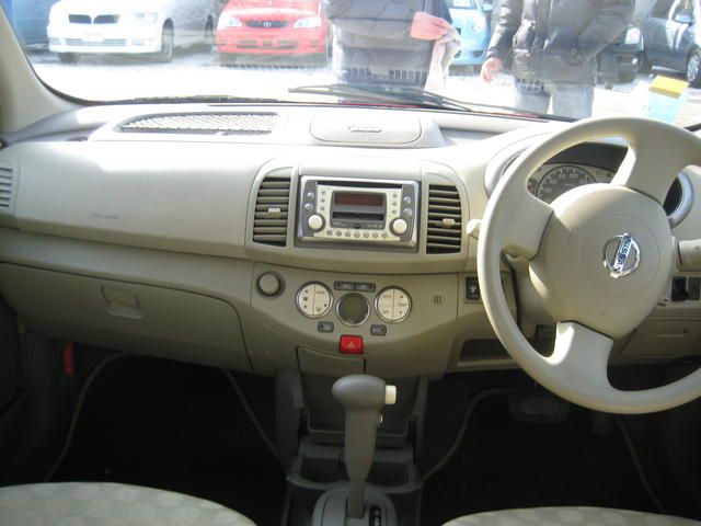 2005 Nissan March