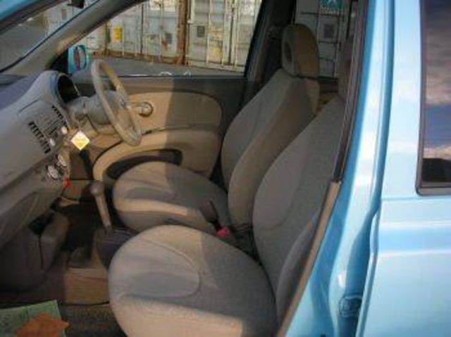 2005 Nissan March