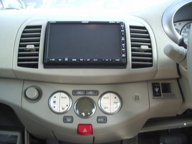 2005 Nissan March