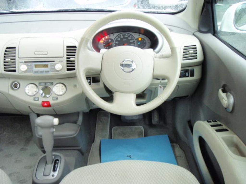 2005 Nissan March