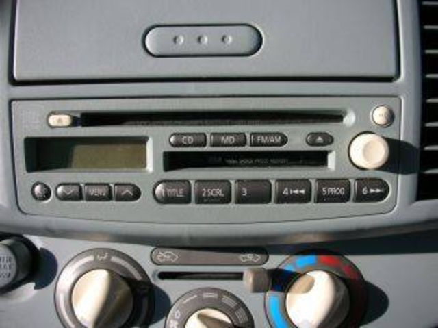 2005 Nissan March