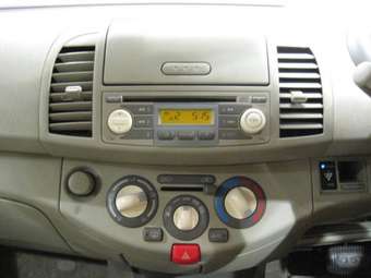 2005 Nissan March Images