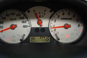 2005 Nissan March Photos
