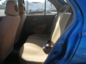 2005 Nissan March Pictures