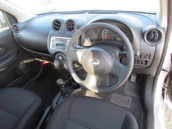2011 Nissan March Photos