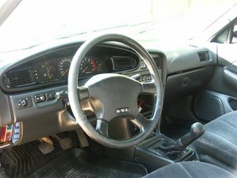 1993 Nissan Maxima Photos