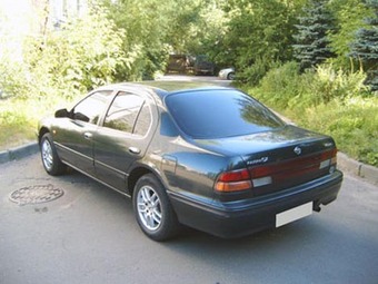 1995 Nissan Maxima Photos