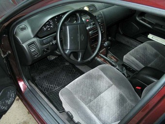 1997 Nissan Maxima Photos