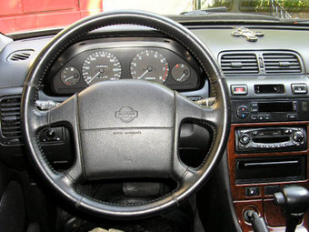 1997 Nissan Maxima Pictures